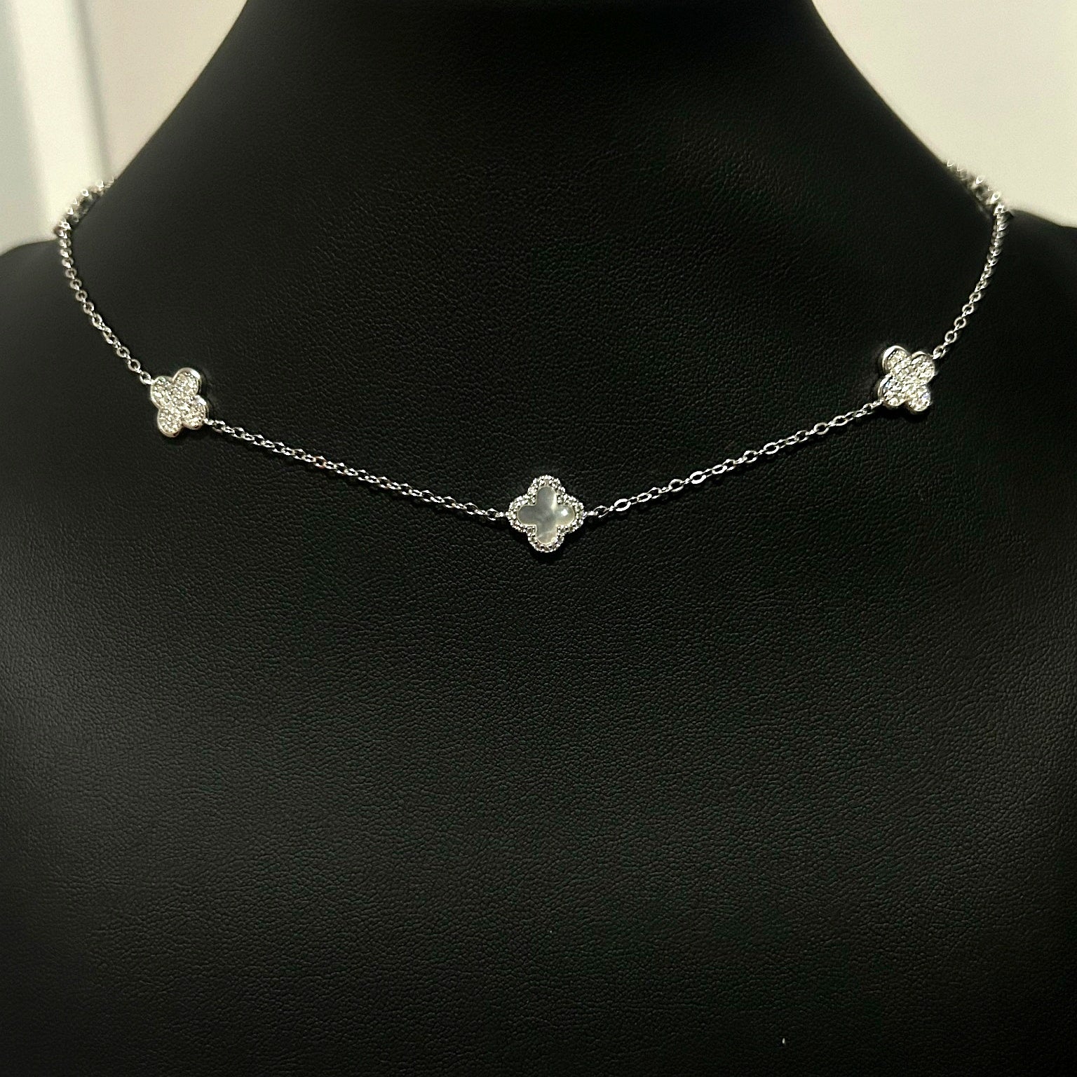 Clover Elegance Necklace – 925 Sterling Silver with Moissanite